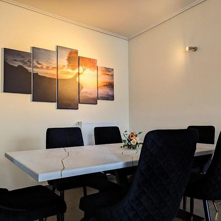 Corinthian Luxury Apartment מראה חיצוני תמונה