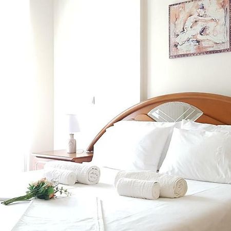 Corinthian Luxury Apartment מראה חיצוני תמונה