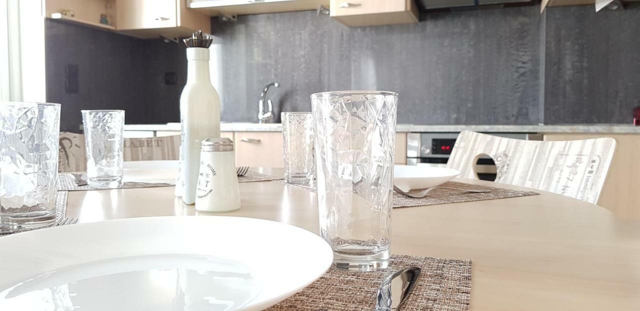 Corinthian Luxury Apartment מראה חיצוני תמונה